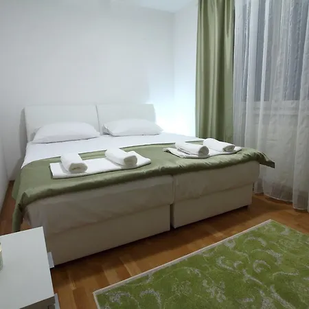 Apartment Green 1