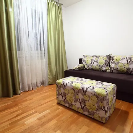 Apartment Green 1